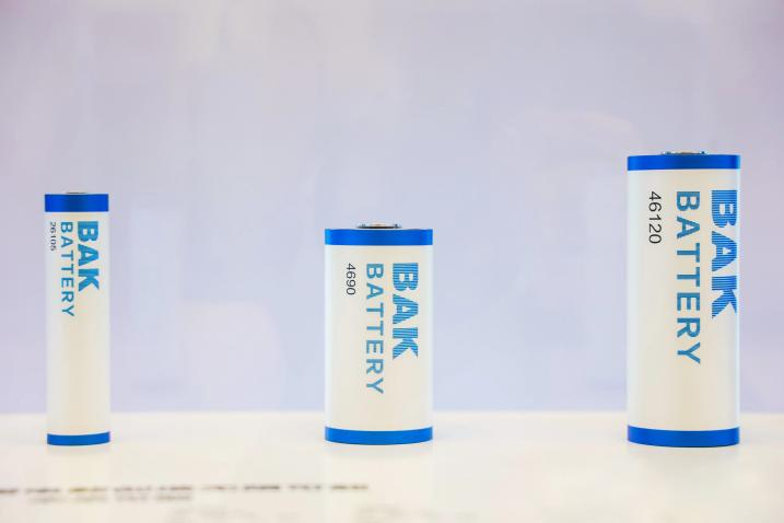 大圓(yuan)柱電池後(hou)來居上?2030年(nián)全球車用(yong)需求将達(da)1125GWh 大圓柱電(diàn)池後來居(ju)上?2030年全球(qiú)車用需求(qiú)将達1125GWh